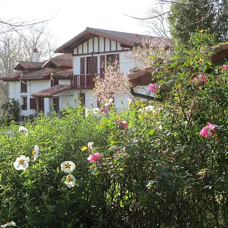 Rurales Aginaga Aparthotel 3*