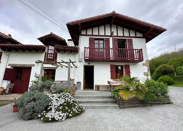 Aparthotel Rurales Aginaga 3*