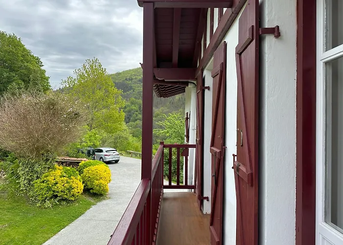 Rurales Aginaga 3* Irun