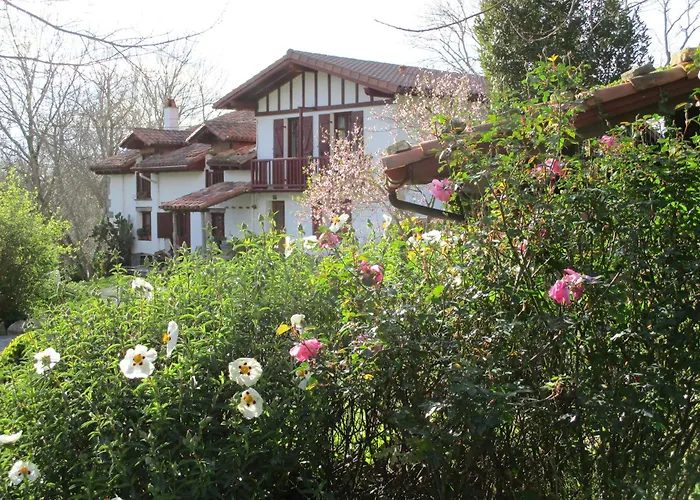 Rurales Aginaga Aparthotel 3*